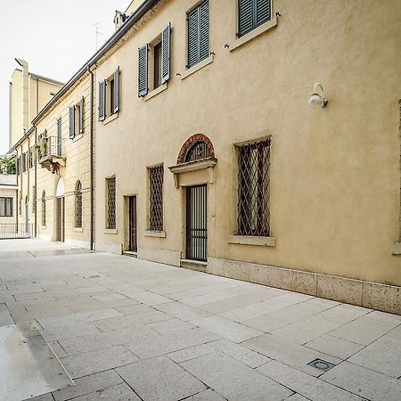 Arena Easy Suites Guesthouse Verona Exterior photo